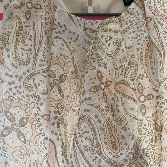 H&M pale cream and pink dress size 4 with ruffle. - Picture 3 of 4